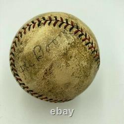 1930 Dodgers de Brooklyn (Robins) Balle de baseball utilisée en jeu signée par Babe Herman JSA COA