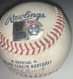 Balle de baseball utilisée lors du match MLB authentique du 10-4-22, victoire des New York Yankees 98- Severino Semien.