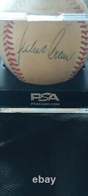 Balle de baseball utilisée par Julio Franco, signée et authentifiée par COA PSA NM7 des Texas Rangers de 1990.