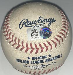 Baseball Utilisé lors du dernier match de la série Rangers-Yankees au GL Park, authentifié par la MLB.