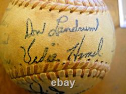 Baseball signée des Chicago Cubs de 1961 (usagée, en très bon état)