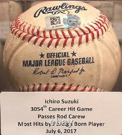 Baseball utilisé par Ichiro Suzuki lors du match où il a battu le record de tous les temps de coups sûrs de Carew