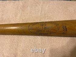 Batte de baseball utilisée par Boog Powell de 1965 à 1968, certifiée PSA/DNA LOA.