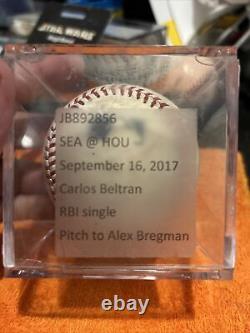Carlos Beltran Astros a utilisé un baseball avec un simple RBI lors du match du 16/09/2017 contre les Seattle Mariners dans la Série mondiale.