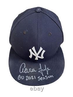 Chapeau porté, utilisé et signé d'Aaron Judge, avec correspondance de photo pour authentification et certificat de Fanatics.