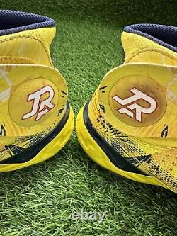 Chaussures Nike utilisées lors du match des Atlanta Braves par Ronald Acuna Jr. en 2022, signées et certifiées authentiques par USA SM.