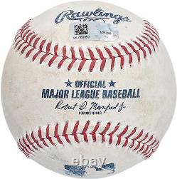 DJ LeMahieu Yankees Balle de Baseball Utilisée lors du match contre les Orioles de Baltimore le 28 avril 2022