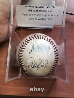 Derek Jeter A Signé Le Jeu De Baseball Usagé Du Jeu Final Wrigley-signé Sous Logo