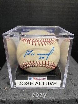 Jose Altuve a signé / autographié une balle de baseball utilisée en jeu MLB / PSA Holo Houston Astros