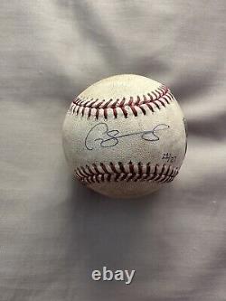 Le baseball signé/utilisé par Gary Sanchez, autographié par les fans