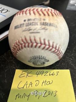 Les Astros de Houston contre les Angels, ballon de baseball utilisé lors du match inaugural de la saison 2013 avec le logo officiel de la MLB et un certificat d'authenticité pour un coup de circuit à domicile.
