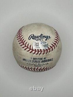 Les Rocheuses Jeff Hoffman ont signé une balle de baseball utilisée lors de ses débuts dans la MLB, authentifiée et autographiée.