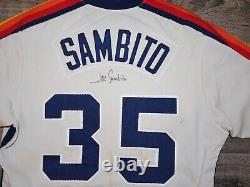 Maillot utilisé lors du match de baseball MLB 1982 des Houston Astros de Joe Sambito, taille 42, signé.