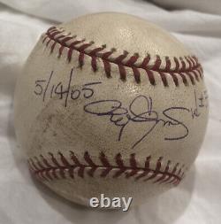 Roger Clemens Victoire #331 5/14/2005 Jeu utilisé Balle signée MLB Auth Astros