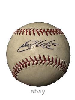 The translated title in French would be: Balle de baseball utilisée par Gerrit Cole lors de sa saison de recrue, authentifiée par la MLB avec signature.